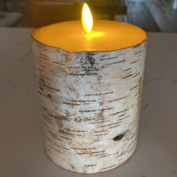 POTTERY BARN Birch Flameless Flickering candle 4 X 4.5” new w/out box - Picture 6 of 12